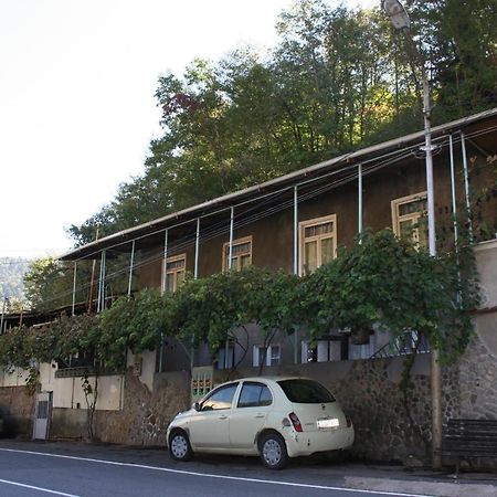 Guest House Nima 보르조미 외부 사진