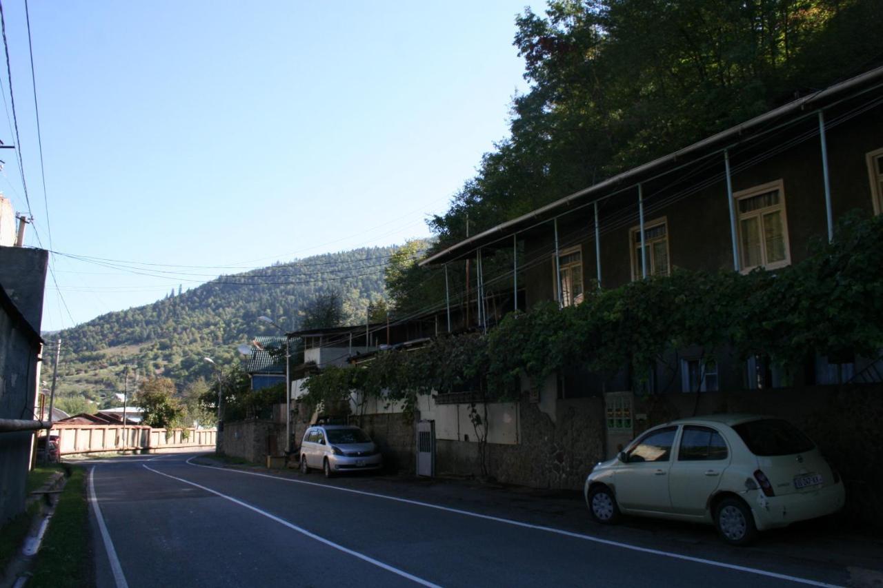 Guest House Nima 보르조미 외부 사진